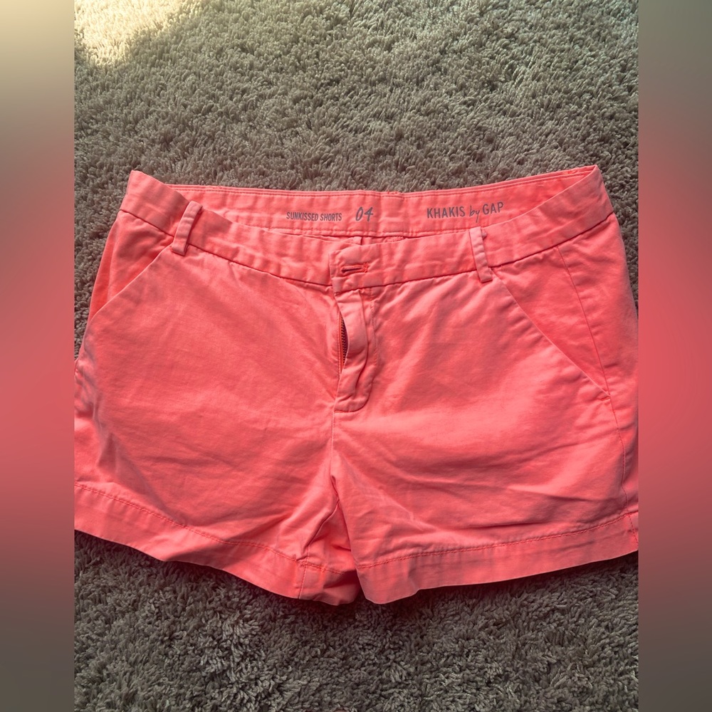 Gap coral shorts, size 4, 3in inseam